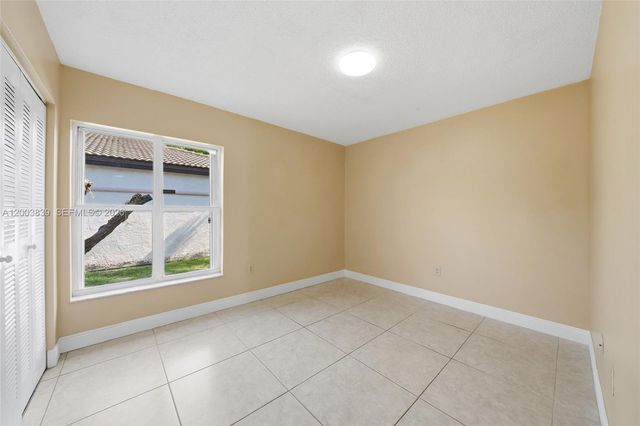 631 SW 88th Ct, Miami, FL 33174