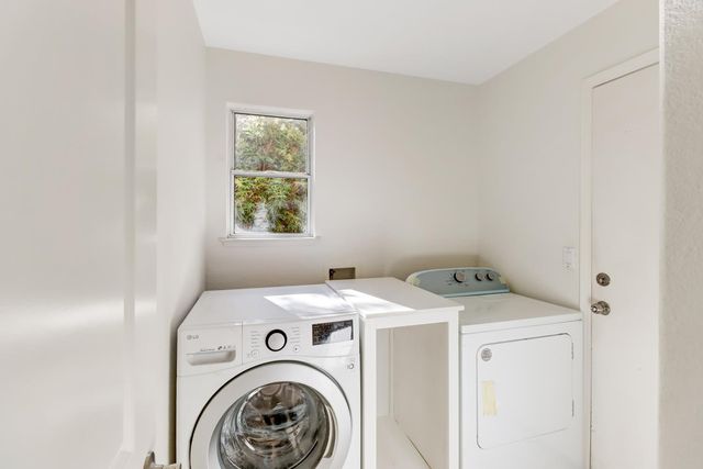 1120 Colina Ct, Davis, CA 95618