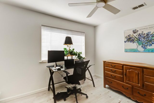 1120 Colina Ct, Davis, CA 95618