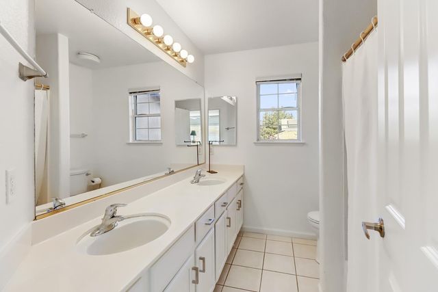 1120 Colina Ct, Davis, CA 95618