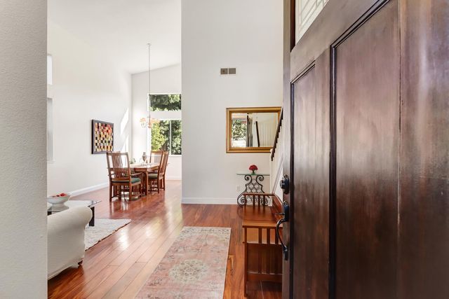 1120 Colina Ct, Davis, CA 95618