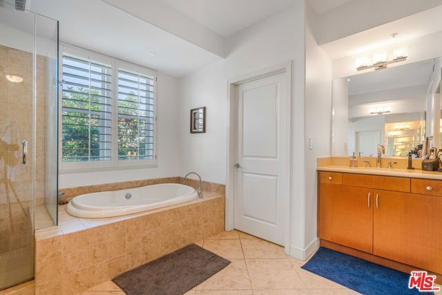 7100 Playa Vista Drive 404, Los Angeles, CA 90094