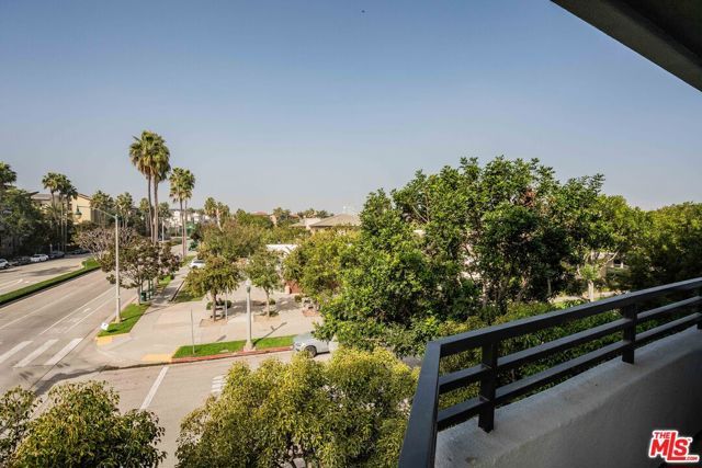 7100 Playa Vista Drive 404, Los Angeles, CA 90094