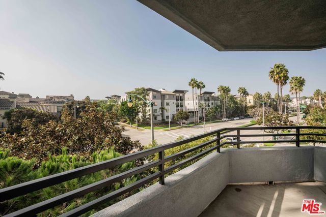 7100 Playa Vista Drive 404, Los Angeles, CA 90094