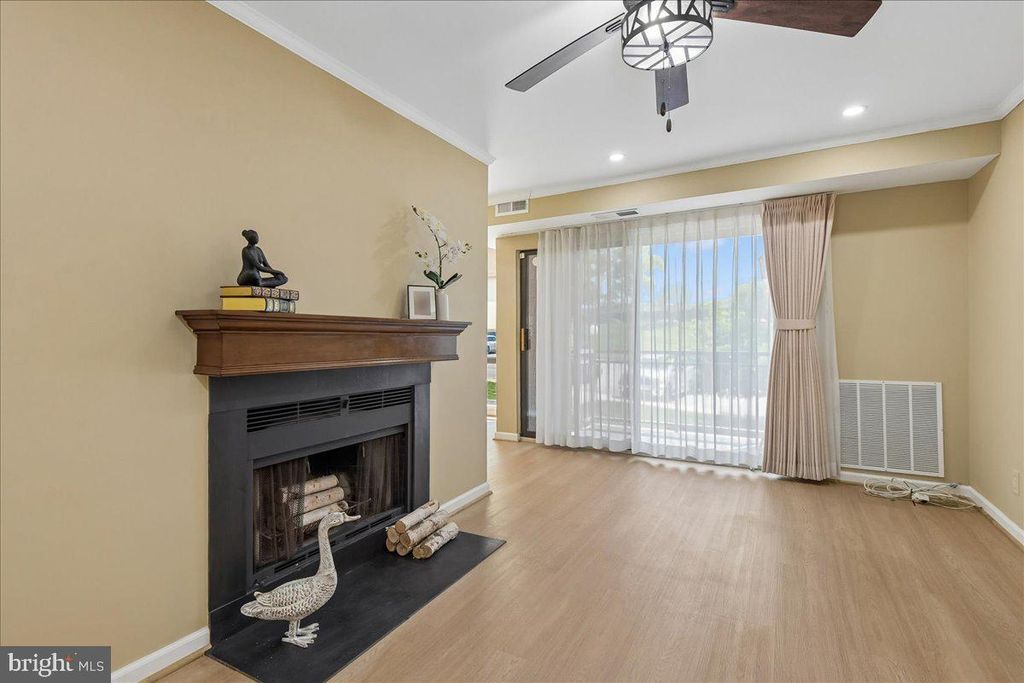 Image 11 of property listing at 6005 MAJORS LN #5 O29, Columbia, MD 21045