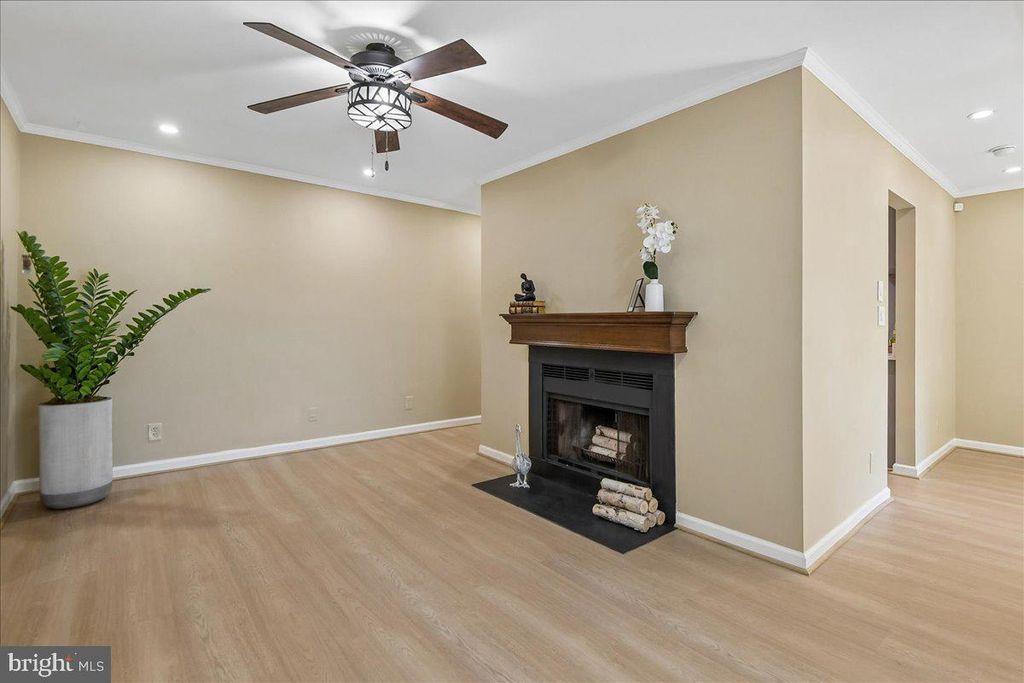 Image 13 of property listing at 6005 MAJORS LN #5 O29, Columbia, MD 21045