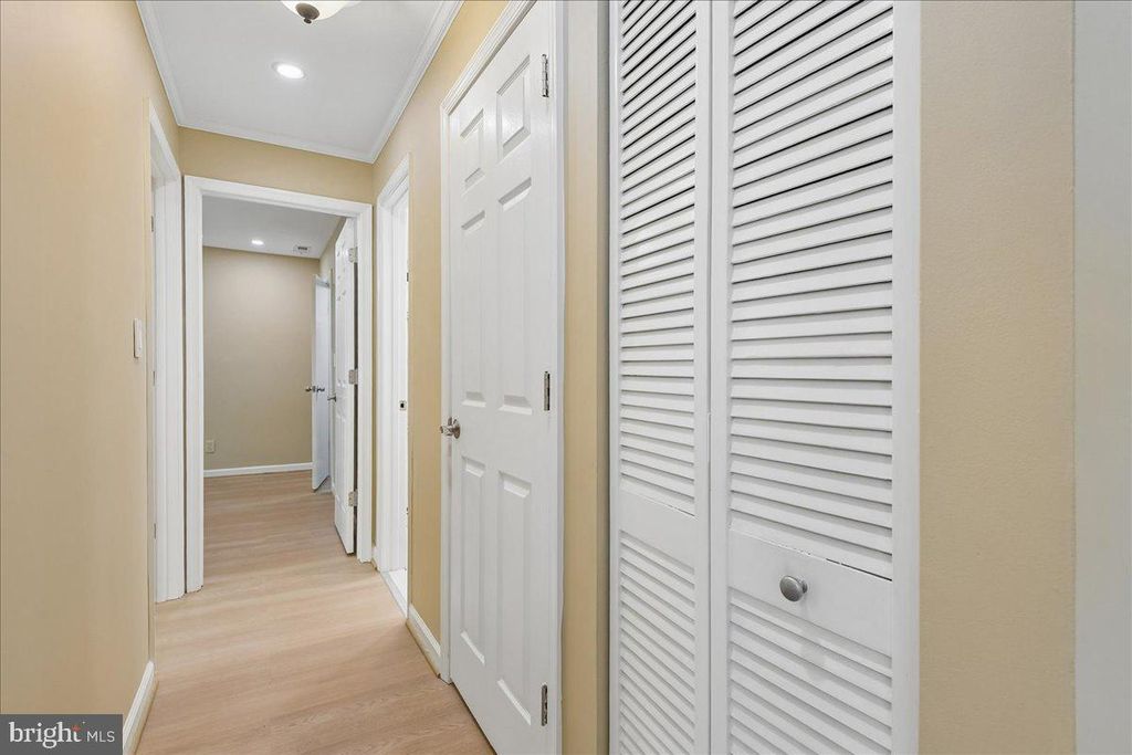 Image 15 of property listing at 6005 MAJORS LN #5 O29, Columbia, MD 21045