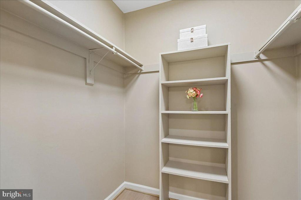 Image 20 of property listing at 6005 MAJORS LN #5 O29, Columbia, MD 21045