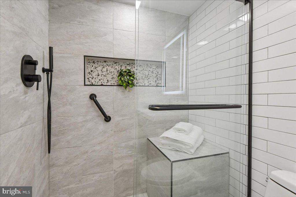 Image 22 of property listing at 6005 MAJORS LN #5 O29, Columbia, MD 21045