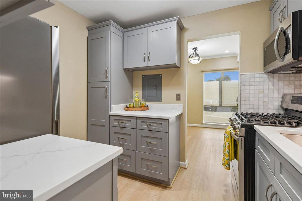 Image 3 of property listing at 6005 MAJORS LN #5 O29, Columbia, MD 21045