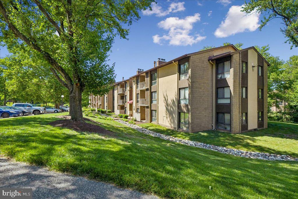 Image 33 of property listing at 6005 MAJORS LN #5 O29, Columbia, MD 21045