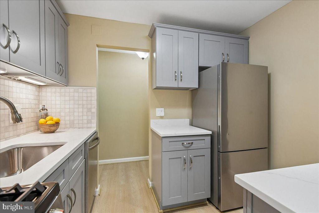 Image 4 of property listing at 6005 MAJORS LN #5 O29, Columbia, MD 21045