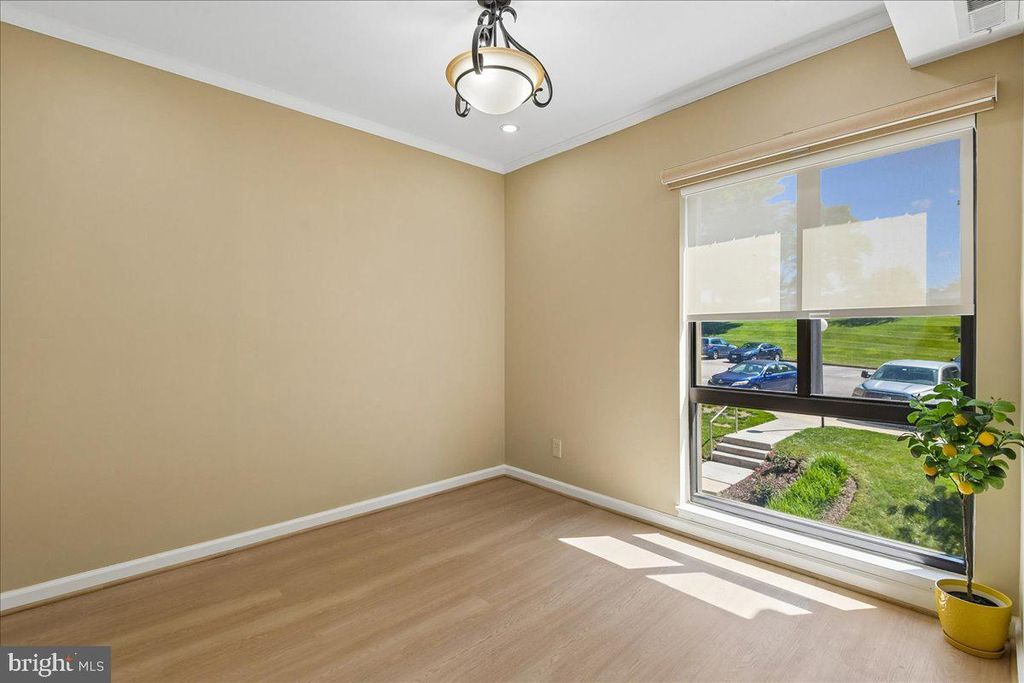 Image 5 of property listing at 6005 MAJORS LN #5 O29, Columbia, MD 21045
