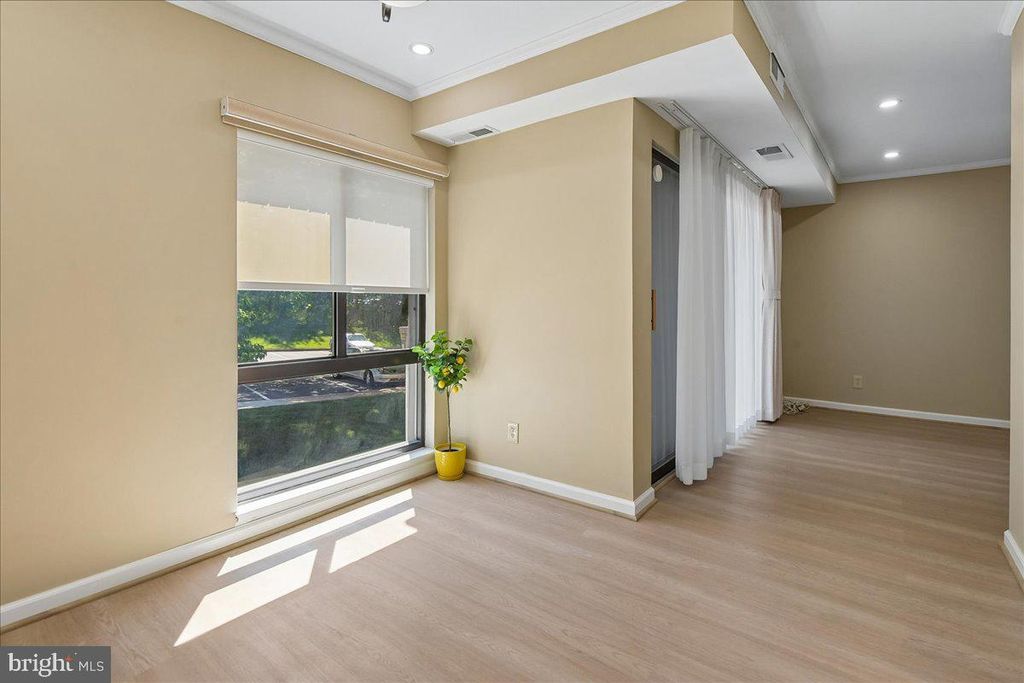 Image 6 of property listing at 6005 MAJORS LN #5 O29, Columbia, MD 21045