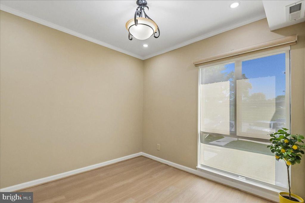 Image 7 of property listing at 6005 MAJORS LN #5 O29, Columbia, MD 21045