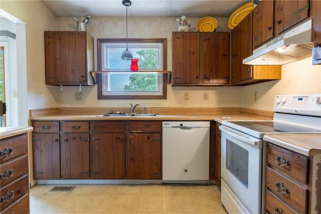9905 Shawnee Trail, Centerville, OH 45458