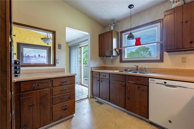 9905 Shawnee Trail, Centerville, OH 45458