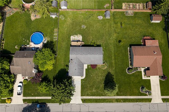 9905 Shawnee Trail, Centerville, OH 45458