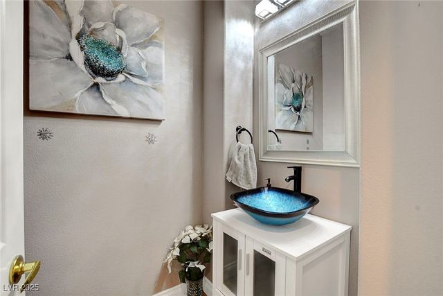 563 Moon Chase Street, Las Vegas, NV 89110