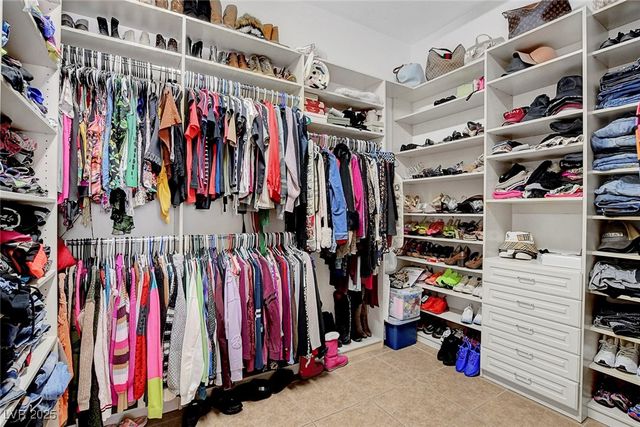 563 Moon Chase Street, Las Vegas, NV 89110