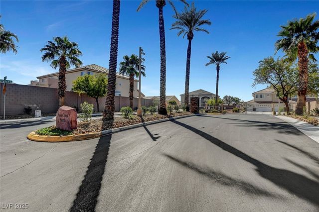 563 Moon Chase Street, Las Vegas, NV 89110