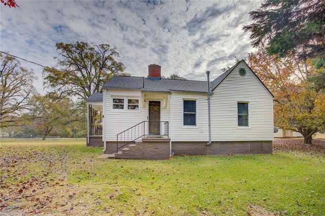 8 Jackson Road, Porterdale, GA 30016