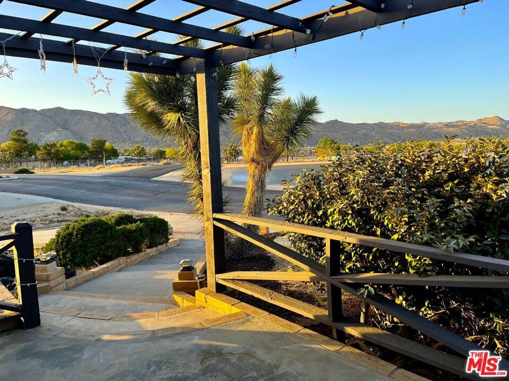 Image 5 of property listing at 7501 Palm Avenue 118, Yucca Valley, CA 92284