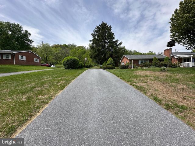 78 SIGNAL AVE, Hedgesville, WV 25427