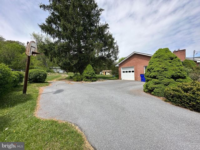 78 SIGNAL AVE, Hedgesville, WV 25427