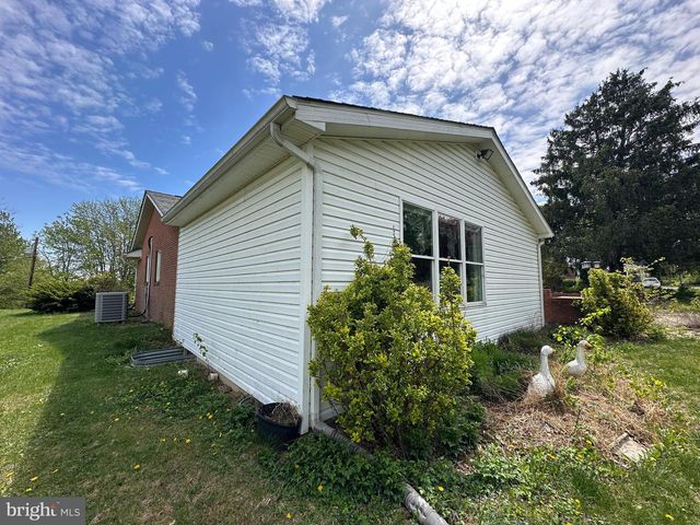 78 SIGNAL AVE, Hedgesville, WV 25427