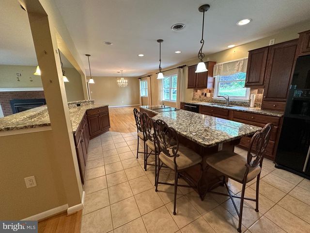 78 SIGNAL AVE, Hedgesville, WV 25427