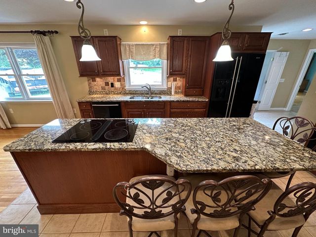 78 SIGNAL AVE, Hedgesville, WV 25427