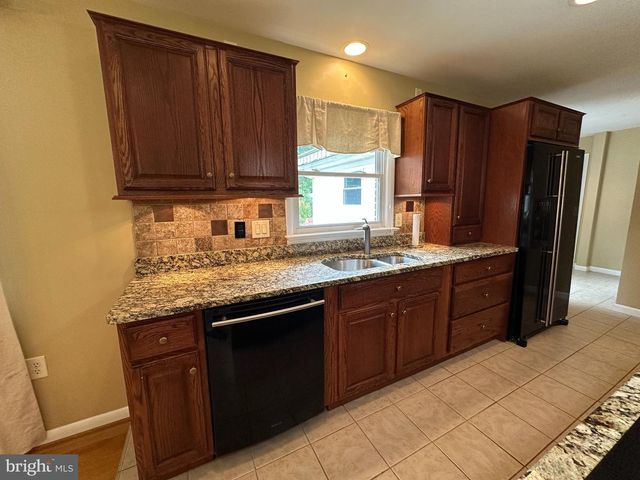 78 SIGNAL AVE, Hedgesville, WV 25427