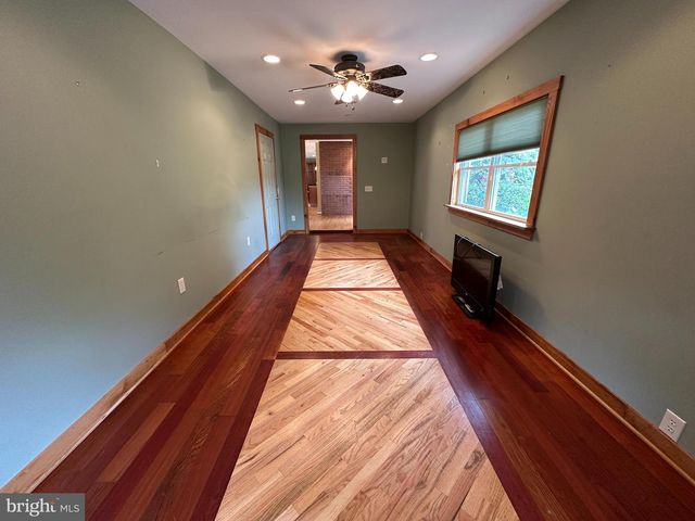 78 SIGNAL AVE, Hedgesville, WV 25427