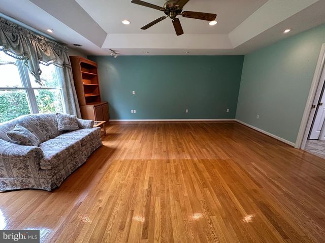 78 SIGNAL AVE, Hedgesville, WV 25427