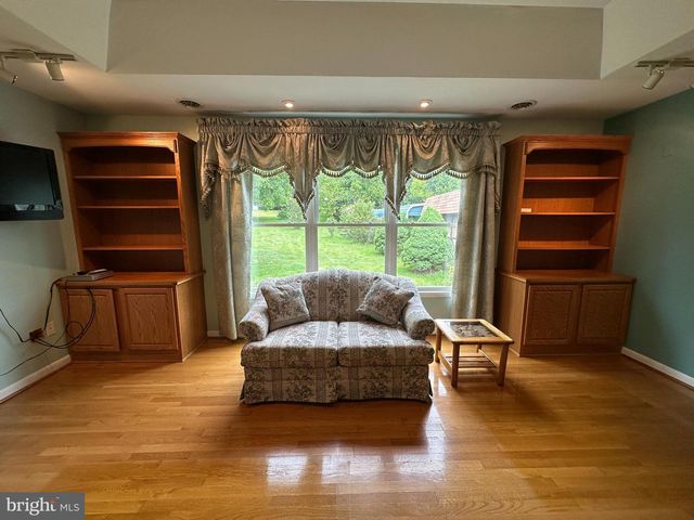 78 SIGNAL AVE, Hedgesville, WV 25427