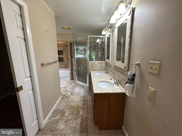 78 SIGNAL AVE, Hedgesville, WV 25427