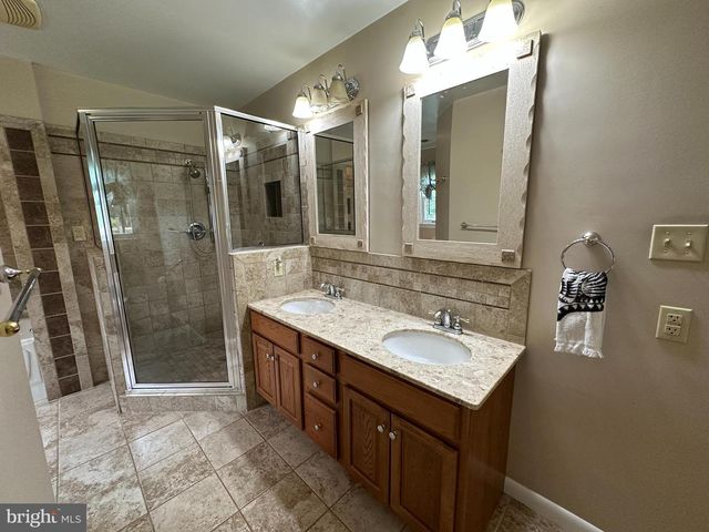 78 SIGNAL AVE, Hedgesville, WV 25427
