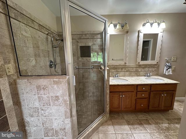 78 SIGNAL AVE, Hedgesville, WV 25427