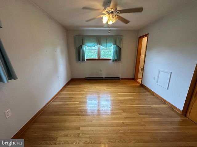 78 SIGNAL AVE, Hedgesville, WV 25427