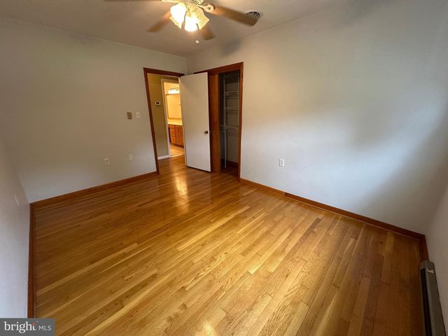 78 SIGNAL AVE, Hedgesville, WV 25427