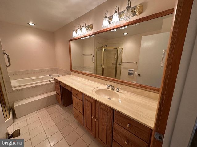 78 SIGNAL AVE, Hedgesville, WV 25427