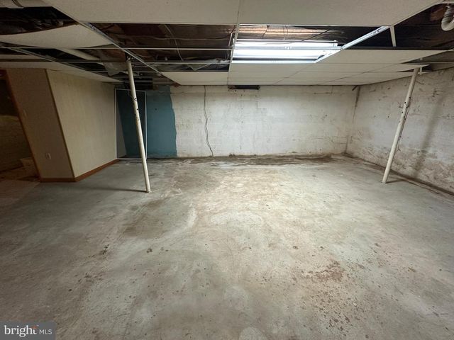 78 SIGNAL AVE, Hedgesville, WV 25427