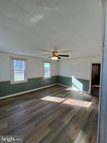 364 STEINMAN FARM RD, Pequea, PA 17565