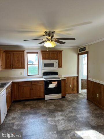 364 STEINMAN FARM RD, Pequea, PA 17565