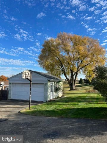 364 STEINMAN FARM RD, Pequea, PA 17565