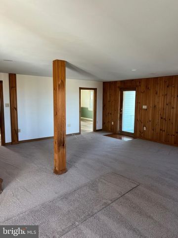 364 STEINMAN FARM RD, Pequea, PA 17565