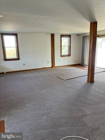 364 STEINMAN FARM RD, Pequea, PA 17565