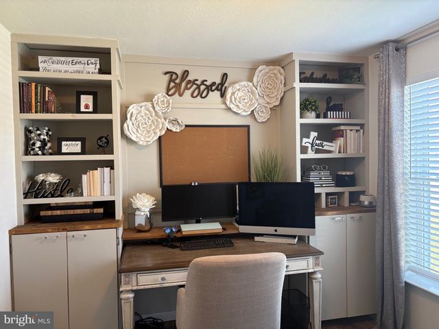 10 CANTERA WAY, Hanover, PA 17331