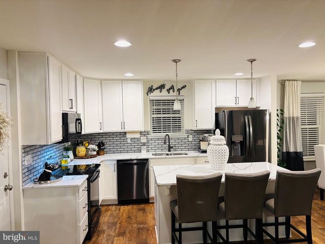 10 CANTERA WAY, Hanover, PA 17331